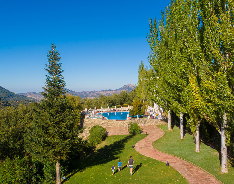 Hotel en Grazalema, jardines